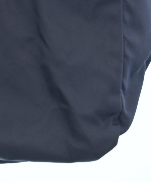 NOMADIS กระเป๋าถือขนาดใหญ่