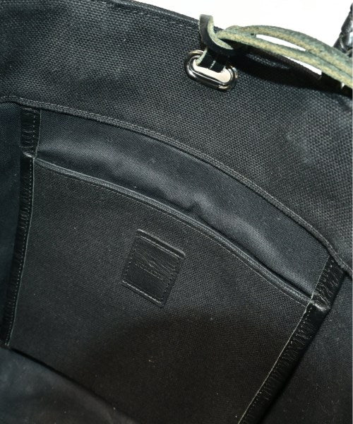 NOMADIS กระเป๋าถือขนาดใหญ่