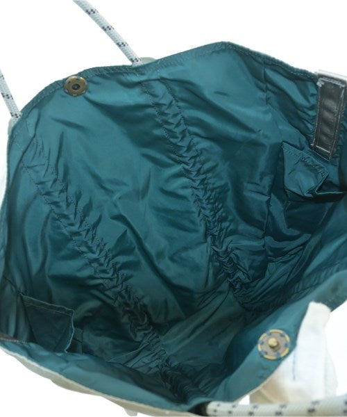 NOMADIS กระเป๋าถือขนาดใหญ่