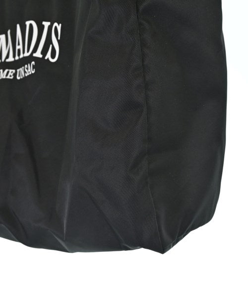 NOMADIS กระเป๋าถือขนาดใหญ่
