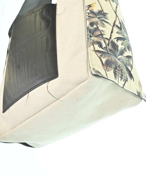 NOMADIS กระเป๋าสะพาย