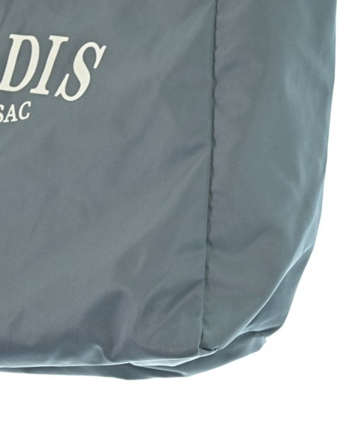 NOMADIS กระเป๋าถือขนาดใหญ่
