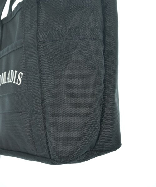 NOMADIS กระเป๋าถือขนาดใหญ่