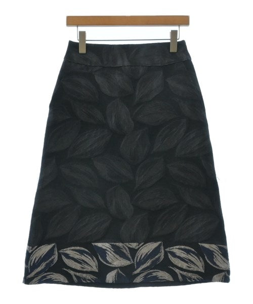 TOMORROWLAND collection กระโปรงยาวถึงเข่า