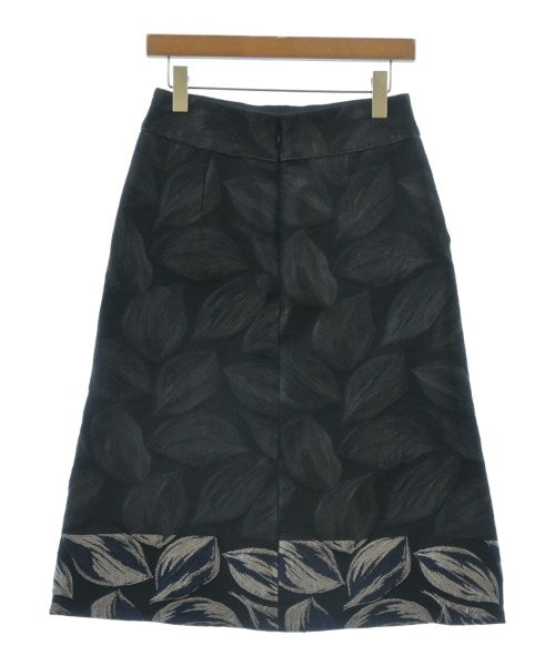 TOMORROWLAND collection กระโปรงยาวถึงเข่า