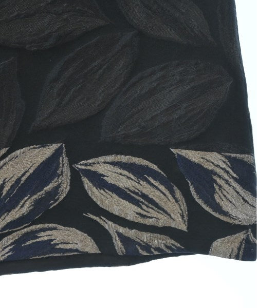 TOMORROWLAND collection กระโปรงยาวถึงเข่า