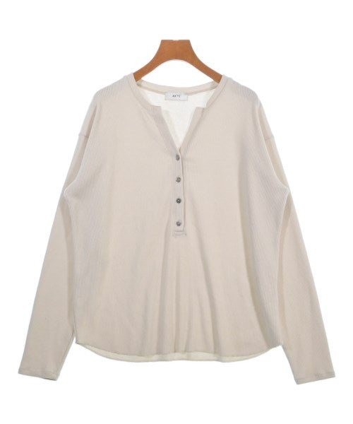 AKTE เสื้อยืด/เสื้อท็อปส์