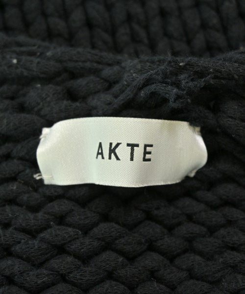 AKTE เสื้อคาร์ดิแกน