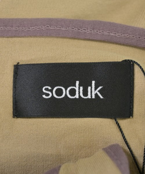 soduk เสื้อยืด/เสื้อท็อปส์