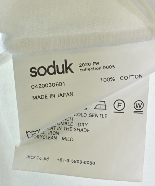 soduk เสื้อยืด/เสื้อท็อปส์
