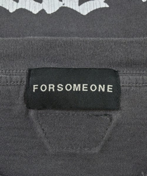 FORSOMEONE เสื้อยืด/เสื้อท็อปส์