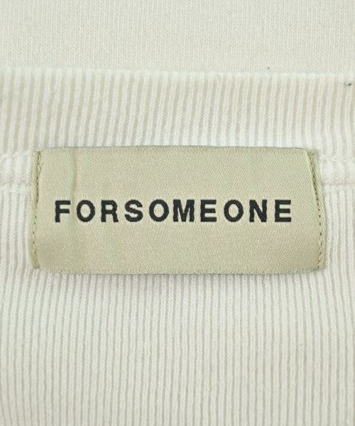 FORSOMEONE เสื้อยืด/เสื้อท็อปส์