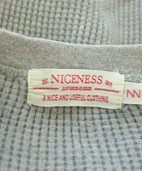 NICENESS เสื้อยืด/เสื้อท็อปส์