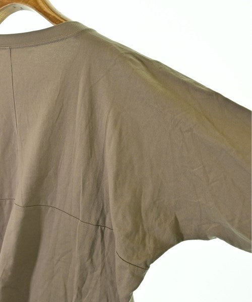 quantisi เสื้อยืด/เสื้อท็อปส์