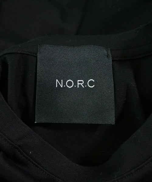 N.O.R.C เสื้อยืด/เสื้อท็อปส์
