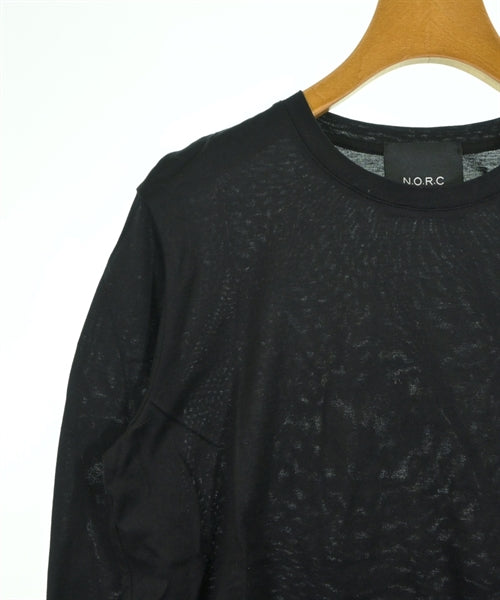 N.O.R.C เสื้อยืด/เสื้อท็อปส์