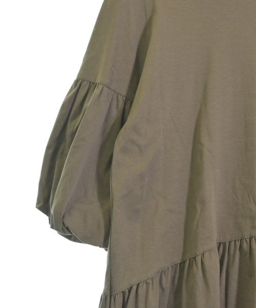 UNDICI NOVE เสื้อยืด/เสื้อท็อปส์