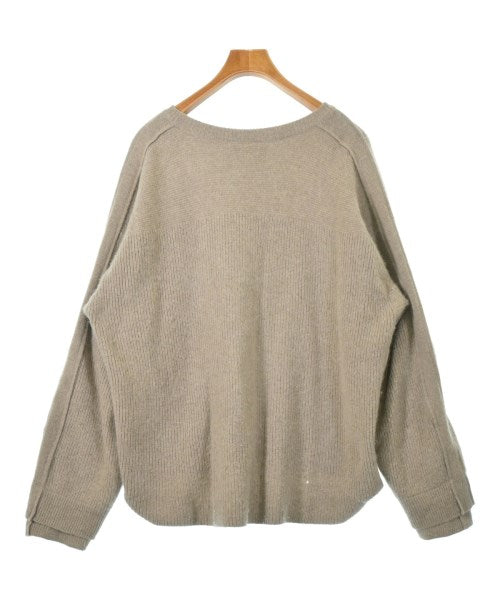 YOKE เสื้อกันหนาว