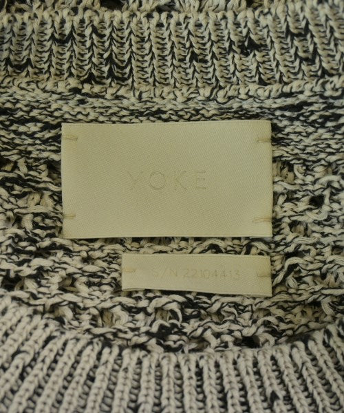 YOKE เสื้อกันหนาว