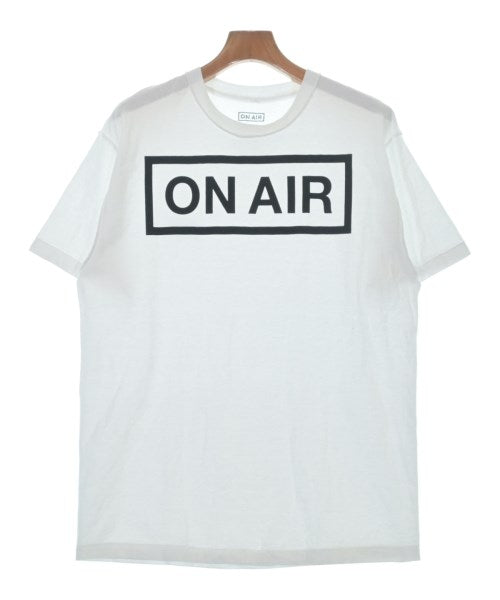 ON AIR เสื้อยืด/เสื้อท็อปส์