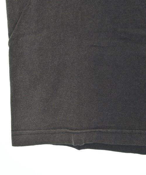 CLUMSY. PICTURES เสื้อยืด/เสื้อท็อปส์