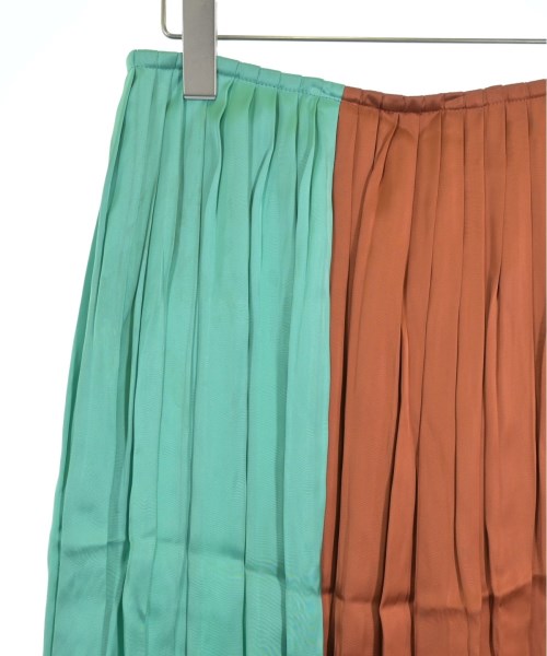 PLAN C กระโปรงยาวถึงเข่า