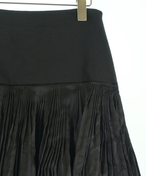 PLAN C กระโปรงยาวถึงเข่า