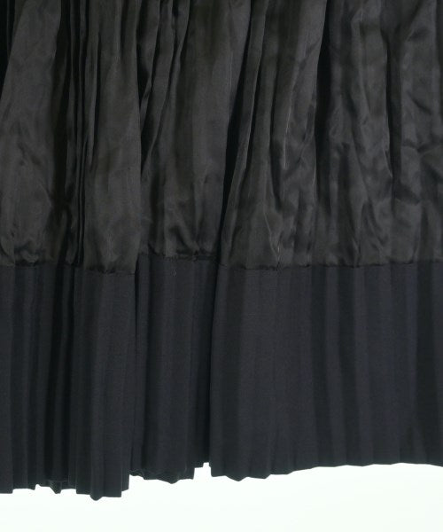 PLAN C กระโปรงยาวถึงเข่า