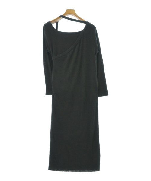 +81 BRANCA ชุดเดรส