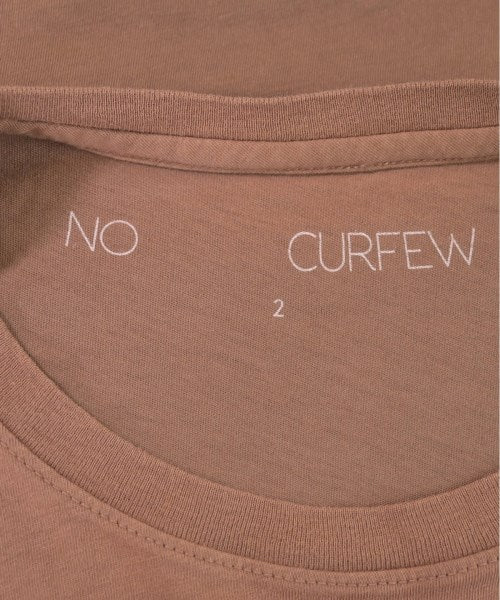 NO CURFEW เสื้อยืด/เสื้อท็อปส์