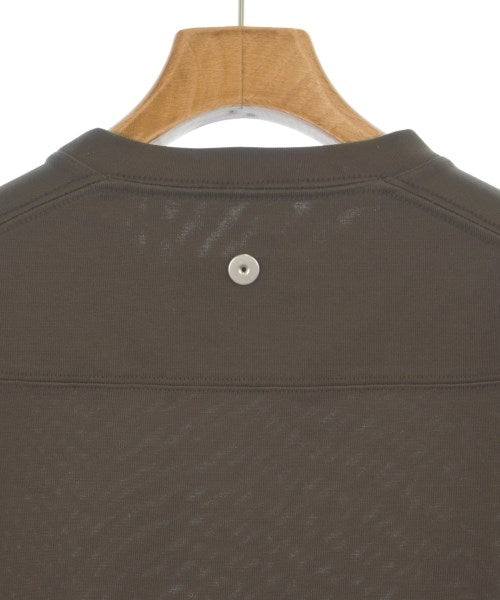 OMAR AFRIDI เสื้อยืด/เสื้อท็อปส์