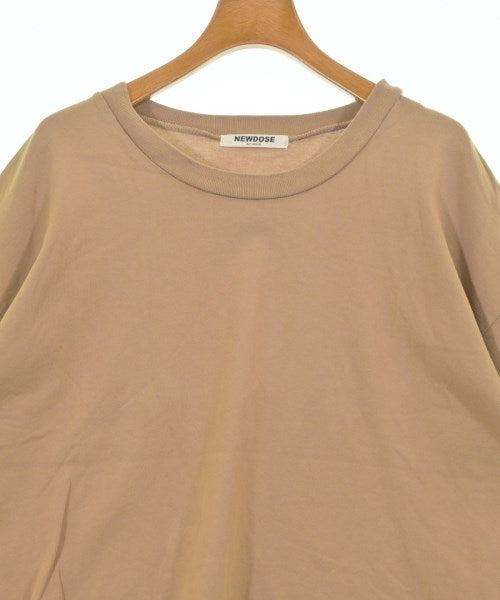 NEWDOSE เสื้อยืด/เสื้อท็อปส์