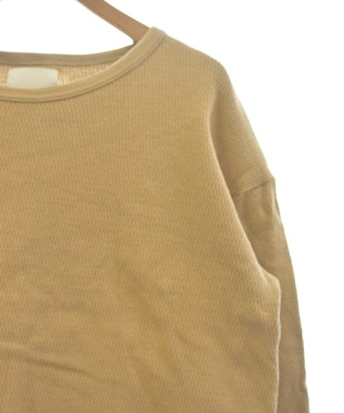 la peau de gem เสื้อยืด/เสื้อท็อปส์