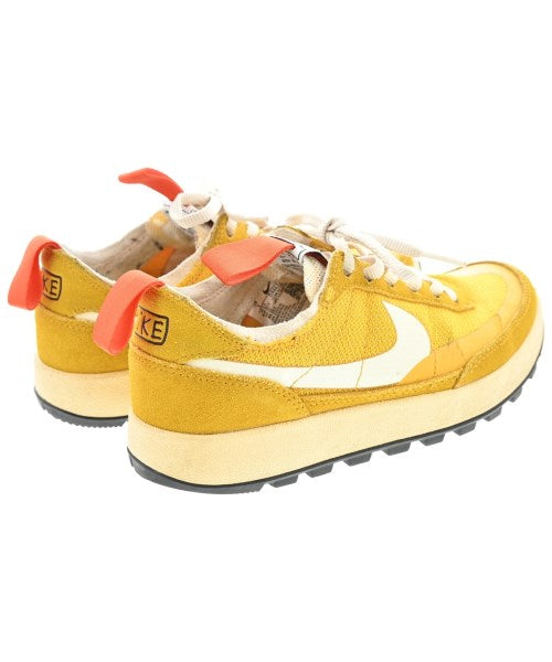Tom Sachs รองเท้าผ้าใบ