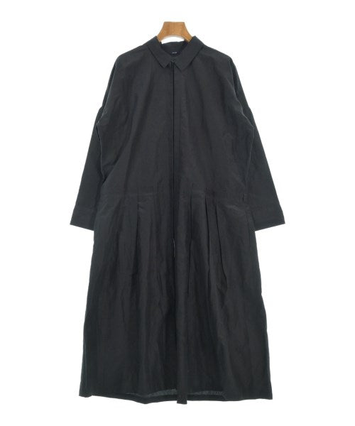 mon Sakata ชุดเดรส