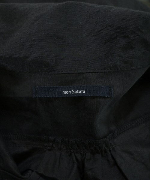 mon Sakata ชุดเดรส