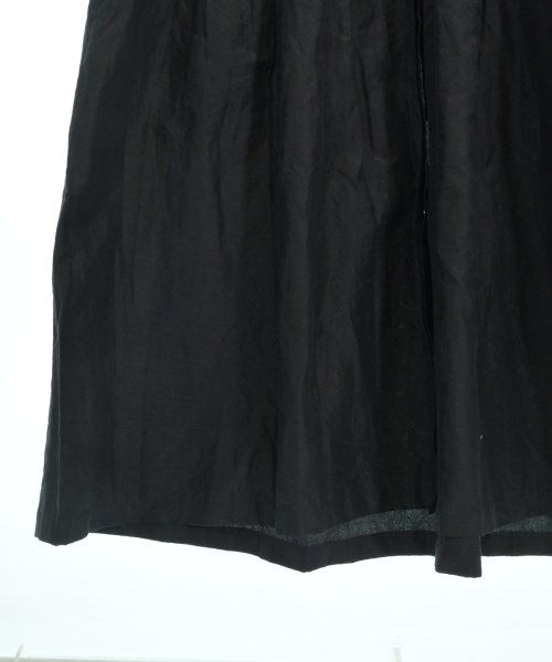 mon Sakata ชุดเดรส