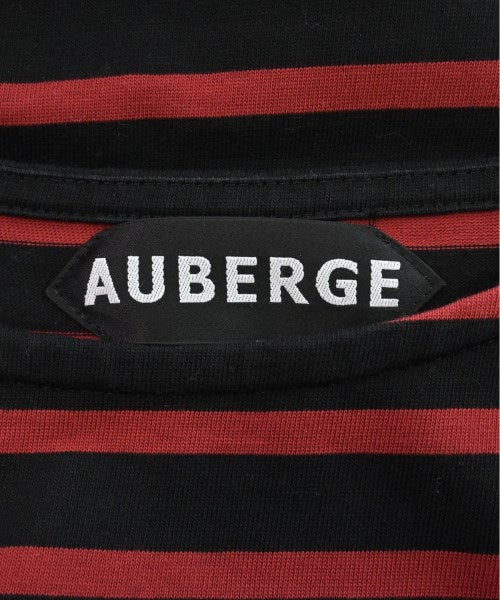 AUBERGE เสื้อยืด/เสื้อท็อปส์