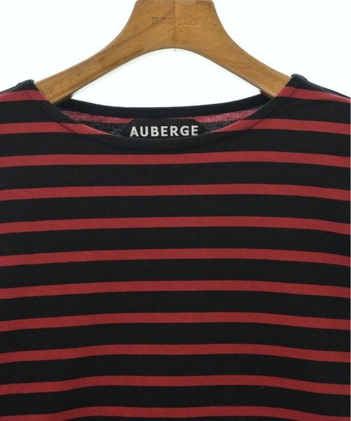 AUBERGE เสื้อยืด/เสื้อท็อปส์