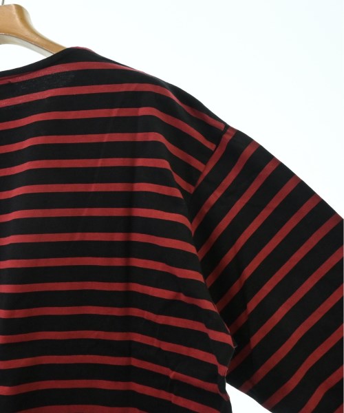 AUBERGE เสื้อยืด/เสื้อท็อปส์