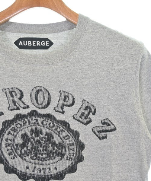 AUBERGE เสื้อยืด/เสื้อท็อปส์