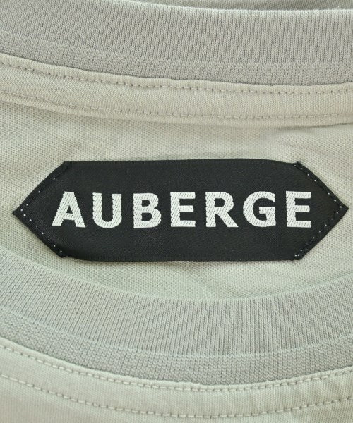 AUBERGE เสื้อยืด/เสื้อท็อปส์