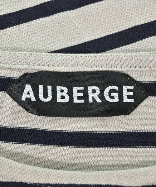 AUBERGE เสื้อยืด/เสื้อท็อปส์