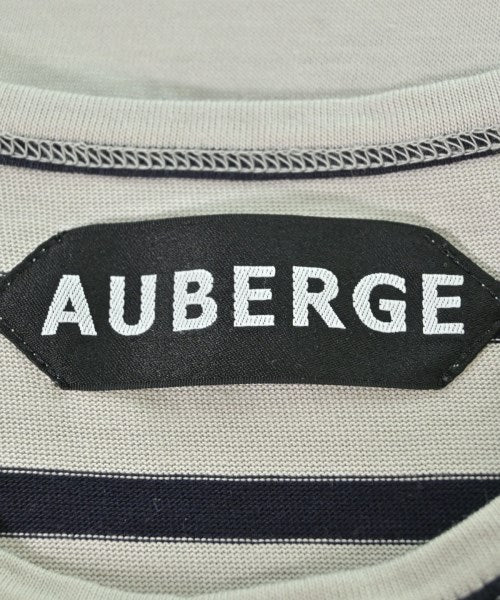 AUBERGE เสื้อยืด/เสื้อท็อปส์