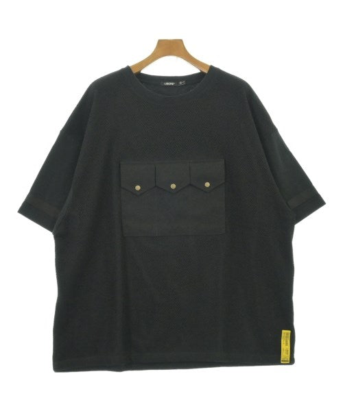 LibeRe เสื้อยืด/เสื้อท็อปส์