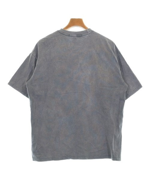 M.P Studios เสื้อยืด/เสื้อท็อปส์