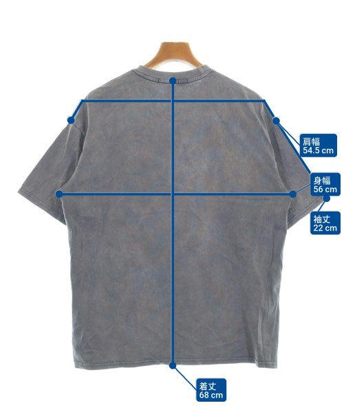 M.P Studios เสื้อยืด/เสื้อท็อปส์