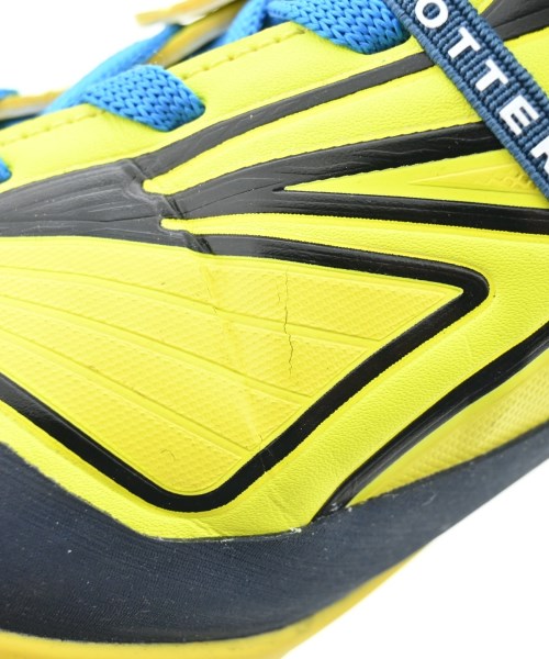 BOTTER รองเท้าผ้าใบ