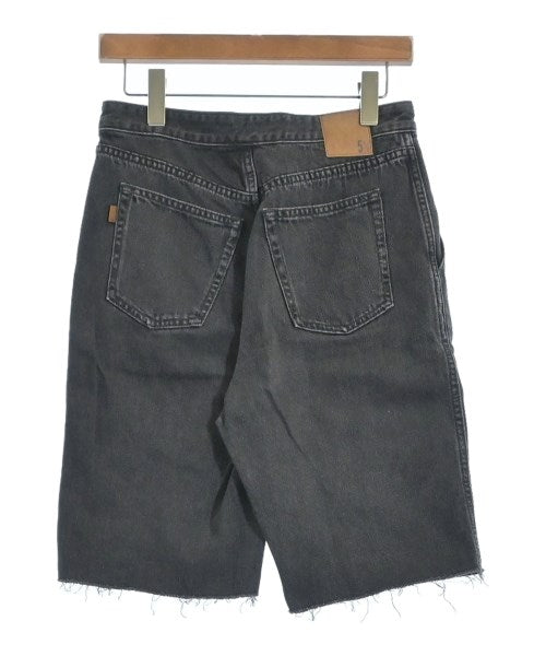 5 1/2 กางเกงขาสั้น