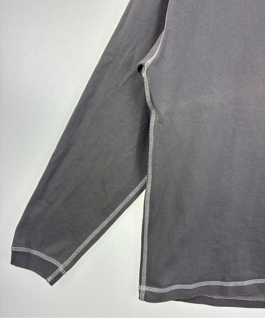 BEAMS เสื้อยืด/เสื้อท็อปส์